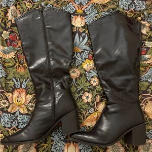 Black Knee-High Women's Boots